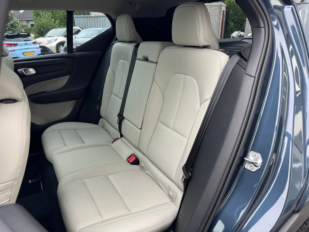 Volvo XC40 Volvo Xc40 2.0 T4 AWD Inscription 1e eigenaar origineel NL Panoramadak Stoelverwarming Camera