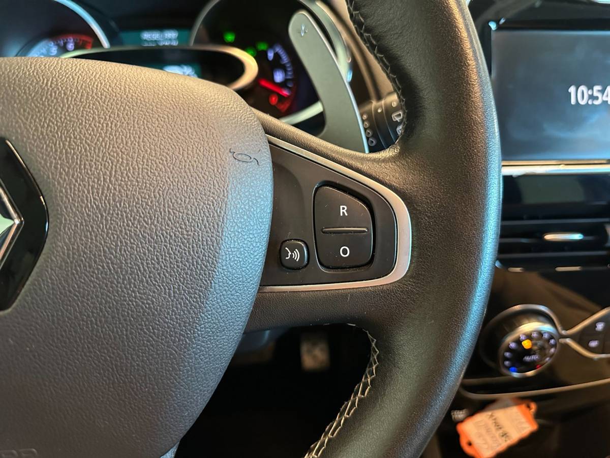Renault Clio Renault Clio Estate 1.2 GT AUTOMAAT|NAVIGATIE|CLIMA AIRCO|CRUISE CONTROL|LM-VELG|BLUETOOTH|ISOFIX|BASS REFLEX AUDIO|116.151 km NAP