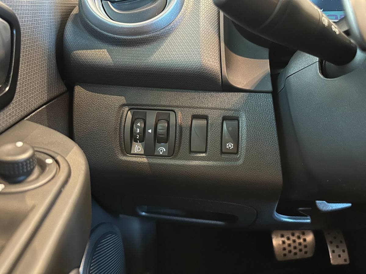 Renault Clio Renault Clio Estate 1.2 GT AUTOMAAT|NAVIGATIE|CLIMA AIRCO|CRUISE CONTROL|LM-VELG|BLUETOOTH|ISOFIX|BASS REFLEX AUDIO|116.151 km NAP