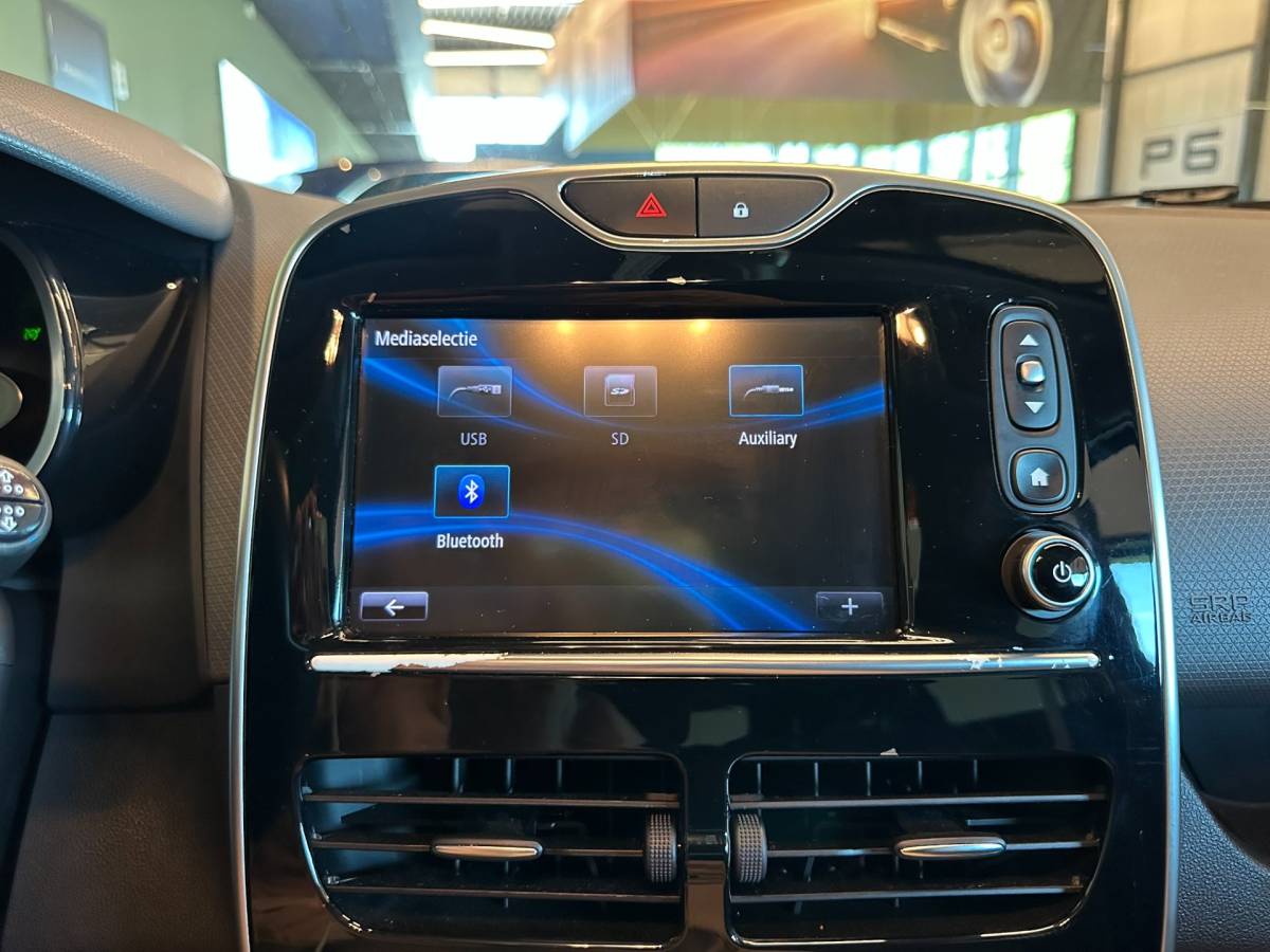 Renault Clio Renault Clio Estate 1.2 GT AUTOMAAT|NAVIGATIE|CLIMA AIRCO|CRUISE CONTROL|LM-VELG|BLUETOOTH|ISOFIX|BASS REFLEX AUDIO|116.151 km NAP