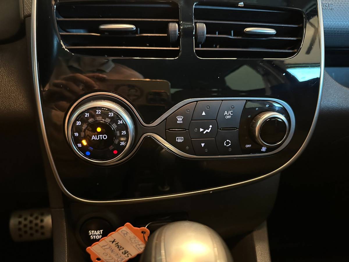 Renault Clio Renault Clio Estate 1.2 GT AUTOMAAT|NAVIGATIE|CLIMA AIRCO|CRUISE CONTROL|LM-VELG|BLUETOOTH|ISOFIX|BASS REFLEX AUDIO|116.151 km NAP