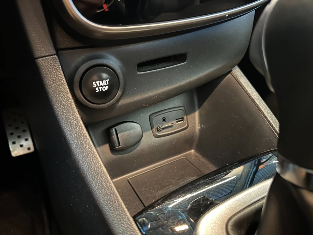 Renault Clio Renault Clio Estate 1.2 GT AUTOMAAT|NAVIGATIE|CLIMA AIRCO|CRUISE CONTROL|LM-VELG|BLUETOOTH|ISOFIX|BASS REFLEX AUDIO|116.151 km NAP