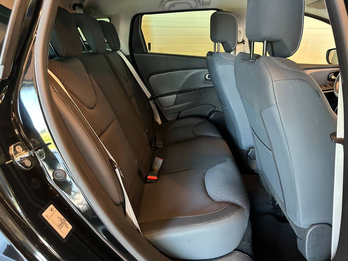 Renault Clio Renault Clio Estate 1.2 GT AUTOMAAT|NAVIGATIE|CLIMA AIRCO|CRUISE CONTROL|LM-VELG|BLUETOOTH|ISOFIX|BASS REFLEX AUDIO|116.151 km NAP
