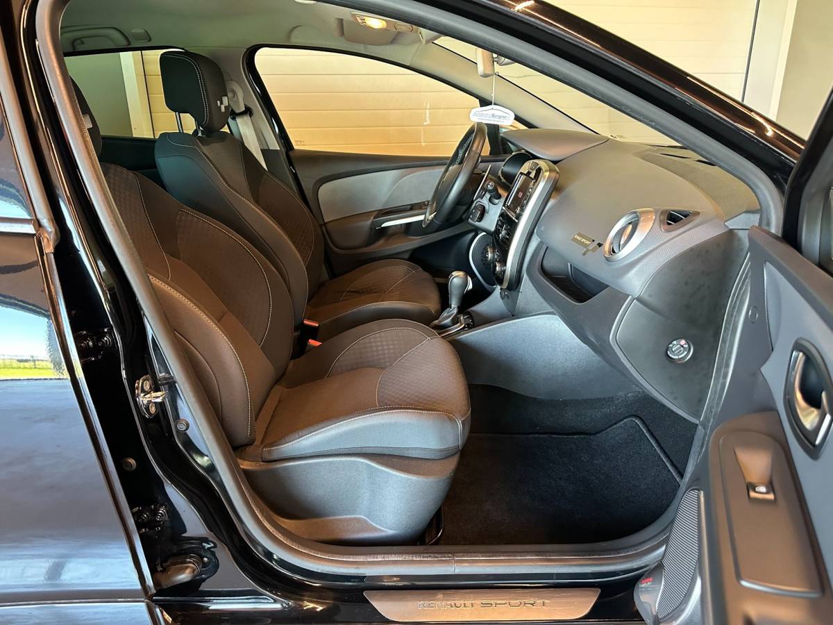 Renault Clio Renault Clio Estate 1.2 GT AUTOMAAT|NAVIGATIE|CLIMA AIRCO|CRUISE CONTROL|LM-VELG|BLUETOOTH|ISOFIX|BASS REFLEX AUDIO|116.151 km NAP