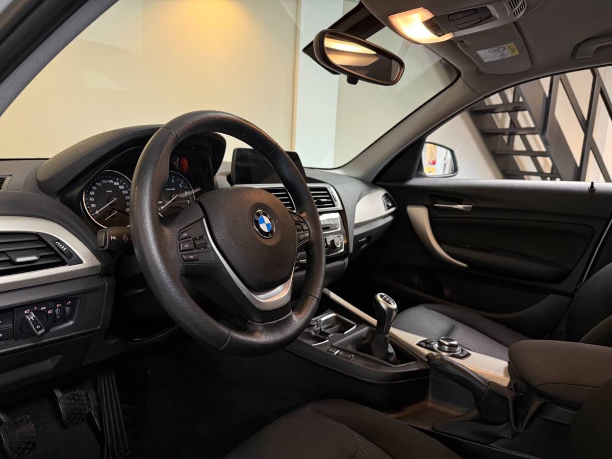 BMW 1 Serie BMW 1-serie 116i Essential *62.000Km!* 2de Eigenaar|Navi|Cruise|PDC|NAP