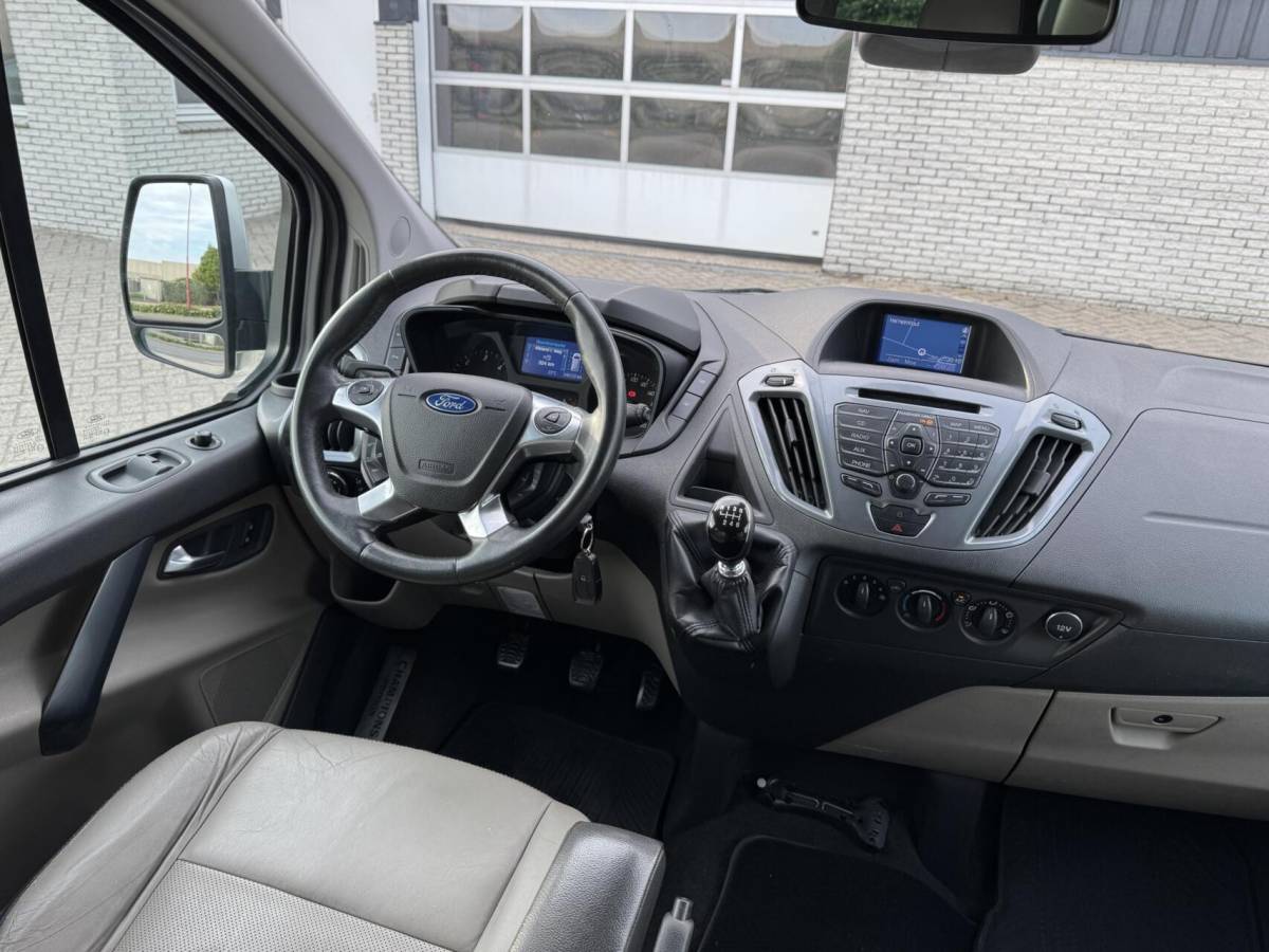 Ford Transit Custom Ford Transit Custom 270 150pk Champions Edition Dubbele Cabine Trekhaak/Camera/Leer/Navi/Cruise