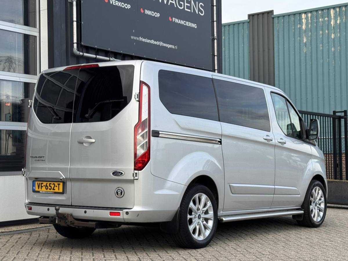 Ford Transit Custom Ford Transit Custom 270 150pk Champions Edition Dubbele Cabine Trekhaak/Camera/Leer/Navi/Cruise