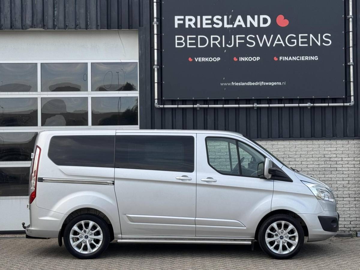 Ford Transit Custom Ford Transit Custom 270 150pk Champions Edition Dubbele Cabine Trekhaak/Camera/Leer/Navi/Cruise
