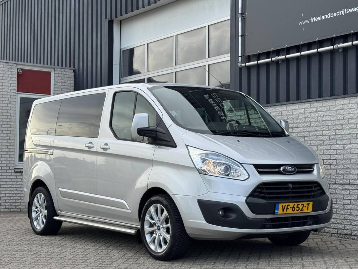 Ford Transit Custom Ford Transit Custom 270 150pk Champions Edition Dubbele Cabine Trekhaak/Camera/Leer/Navi/Cruise