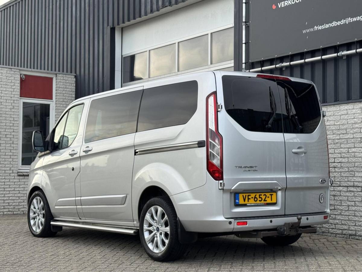 Ford Transit Custom Ford Transit Custom 270 150pk Champions Edition Dubbele Cabine Trekhaak/Camera/Leer/Navi/Cruise