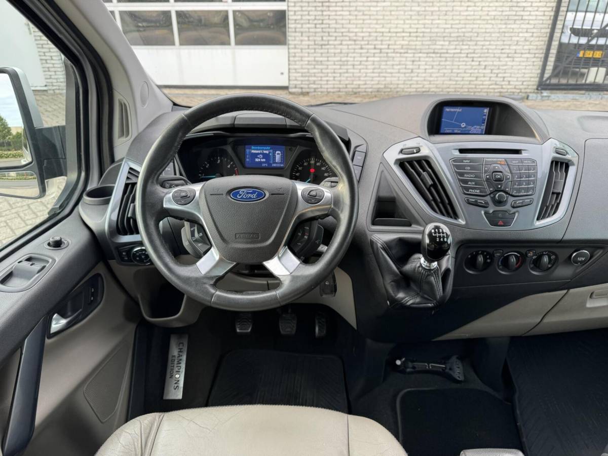 Ford Transit Custom Ford Transit Custom 270 150pk Champions Edition Dubbele Cabine Trekhaak/Camera/Leer/Navi/Cruise