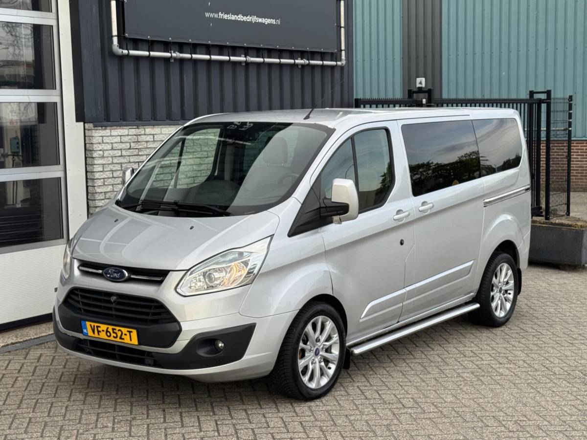 Ford Transit Custom Ford Transit Custom 270 150pk Champions Edition Dubbele Cabine Trekhaak/Camera/Leer/Navi/Cruise