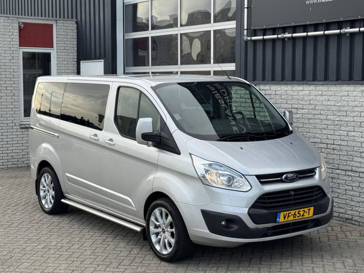 Ford Transit Custom Ford Transit Custom 270 150pk Champions Edition Dubbele Cabine Trekhaak/Camera/Leer/Navi/Cruise