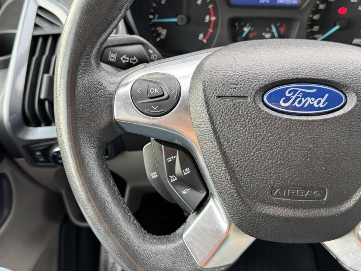 Ford Transit Custom Ford Transit Custom 270 150pk Champions Edition Dubbele Cabine Trekhaak/Camera/Leer/Navi/Cruise