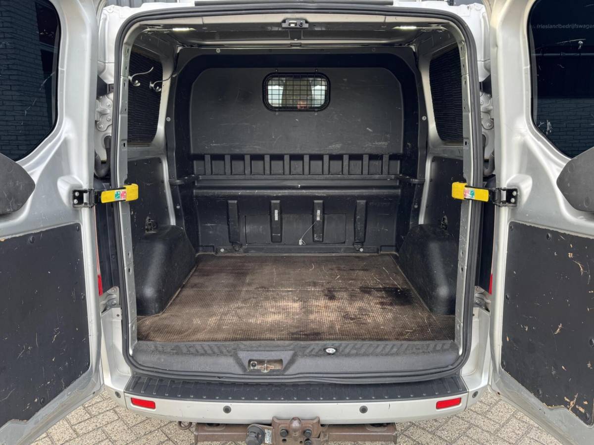 Ford Transit Custom Ford Transit Custom 270 150pk Champions Edition Dubbele Cabine Trekhaak/Camera/Leer/Navi/Cruise