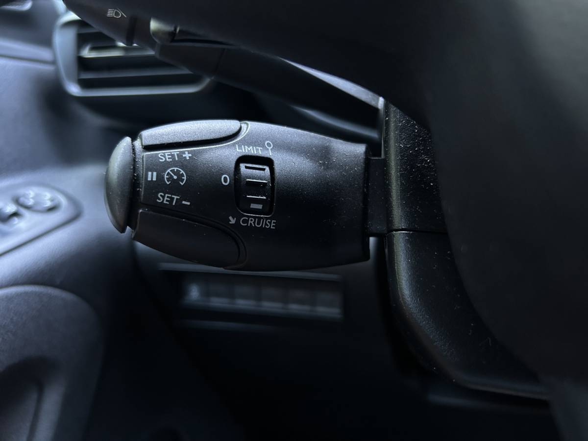 Citroën Berlingo Citroën Berlingo 1.5 BlueHDI AUTOMAAT 3 PERS CAMERA NAVI CRUISE AIRCO LMV