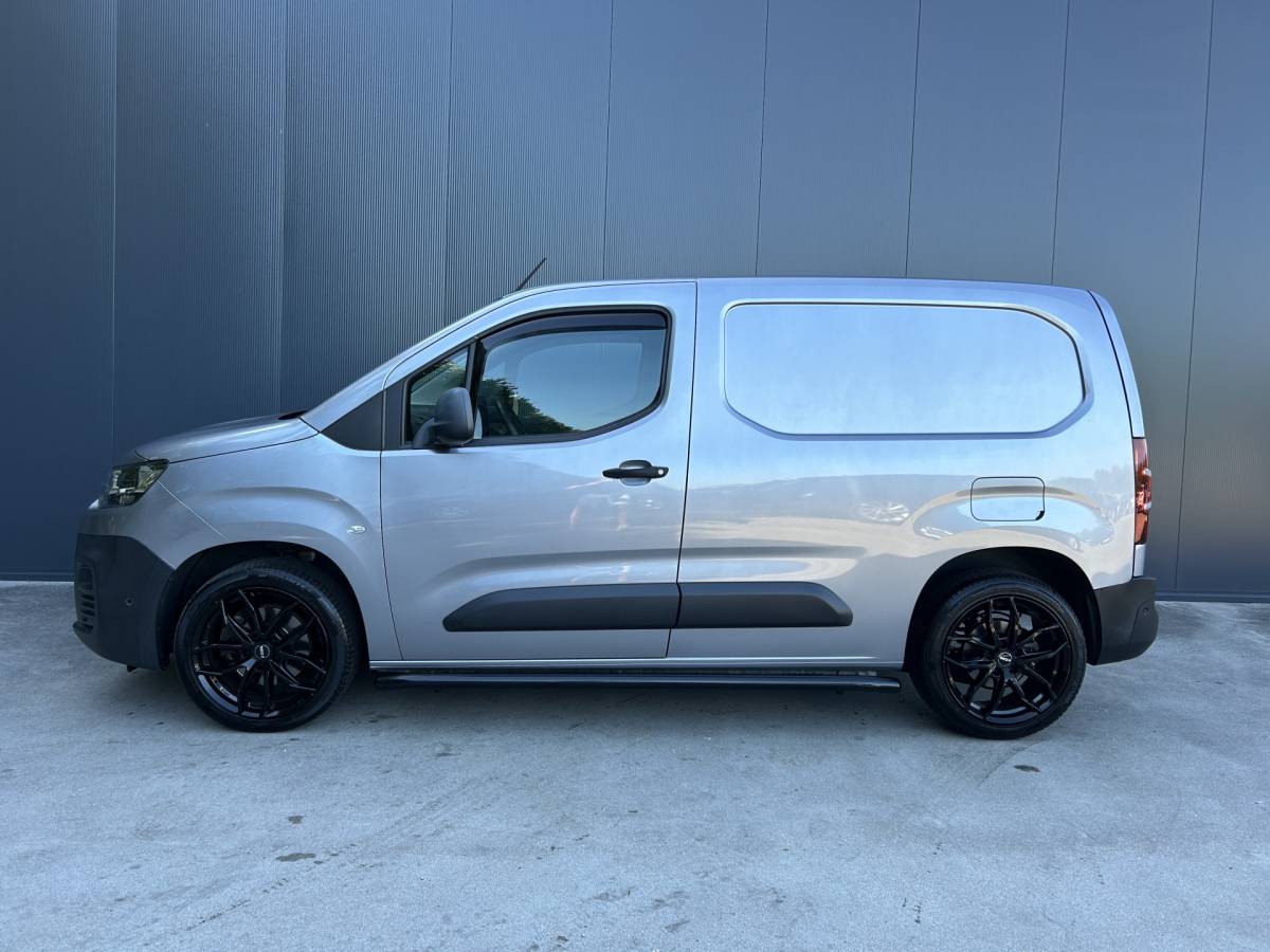 Citroën Berlingo Citroën Berlingo 1.5 BlueHDI AUTOMAAT 3 PERS CAMERA NAVI CRUISE AIRCO LMV
