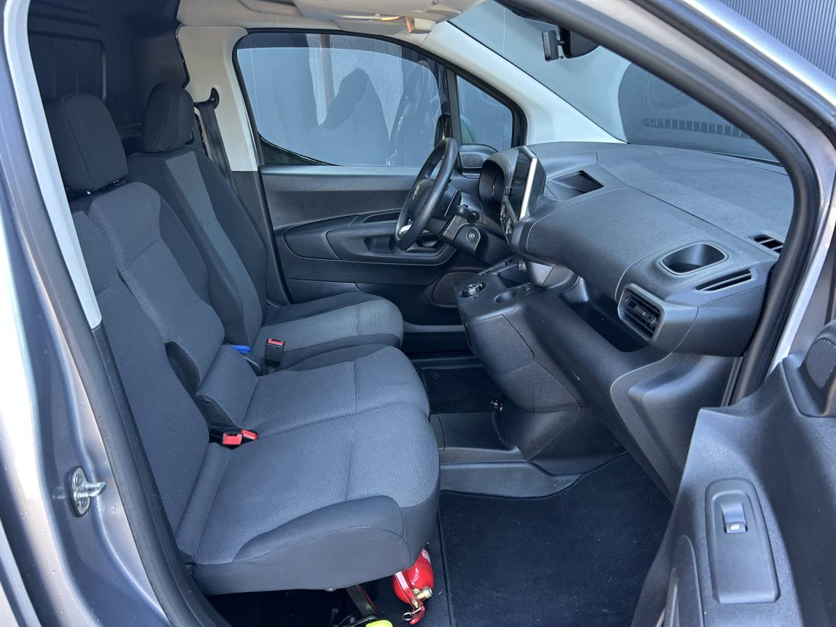 Citroën Berlingo Citroën Berlingo 1.5 BlueHDI AUTOMAAT 3 PERS CAMERA NAVI CRUISE AIRCO LMV