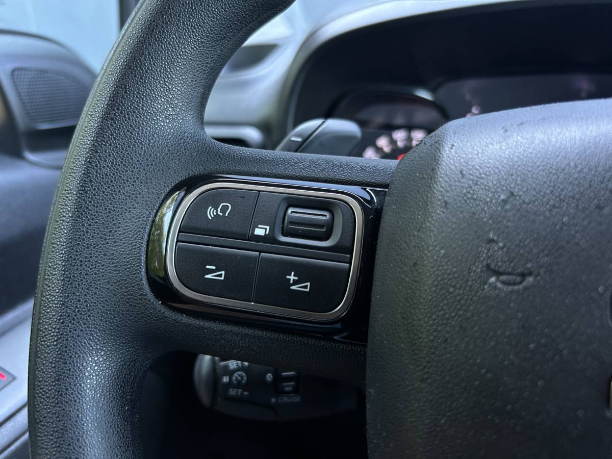 Citroën Berlingo Citroën Berlingo 1.5 BlueHDI AUTOMAAT 3 PERS CAMERA NAVI CRUISE AIRCO LMV