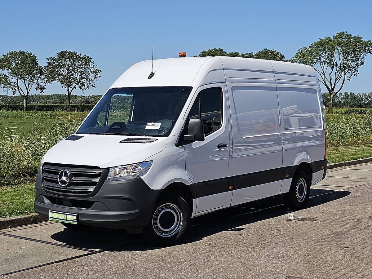 Mercedes-Benz Sprinter MERCEDES-BENZ SPRINTER 311 l2h2 mbux10  rwd