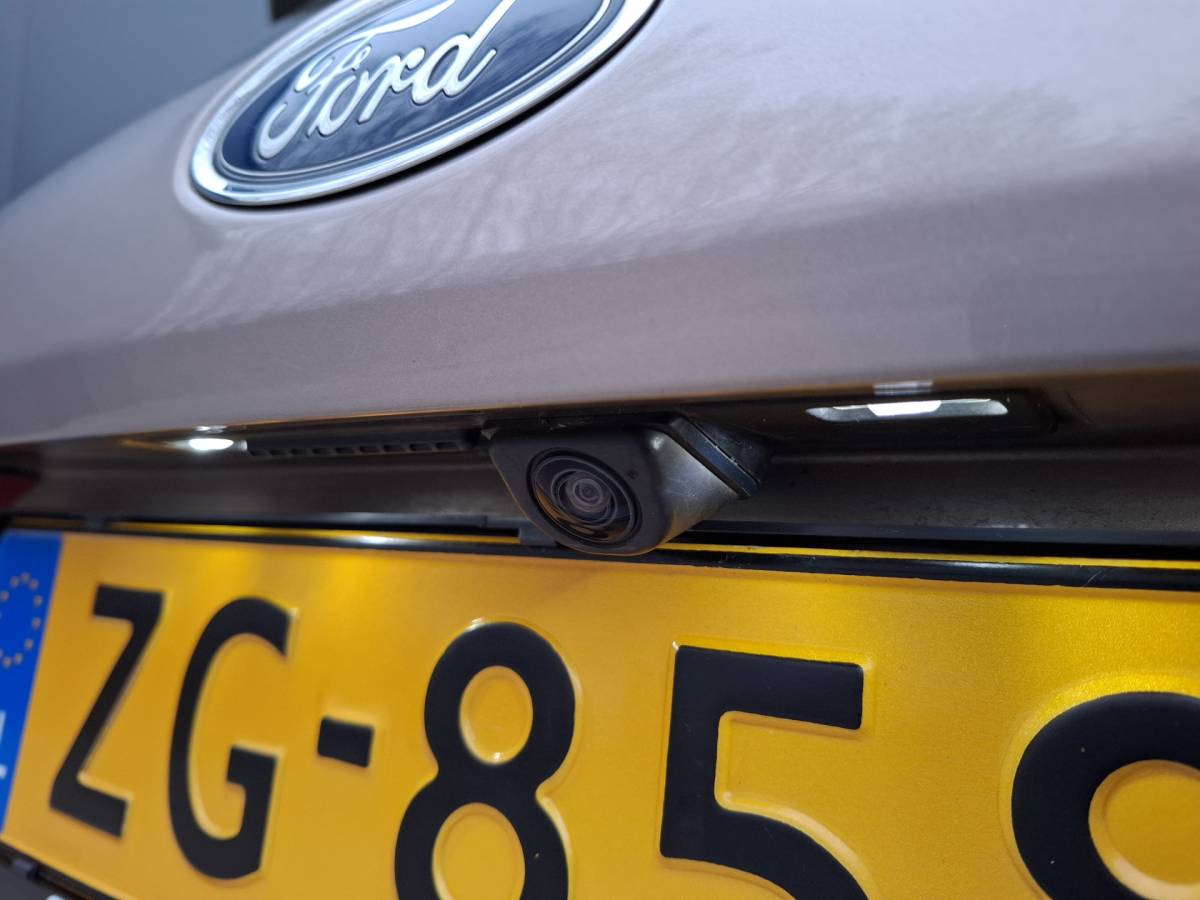 Ford Fiesta Ford Fiesta 1.0 EcoBoost Vignale CRUISE NAVI CAMERA ECC XENON PARK ASSIST ST LINE
