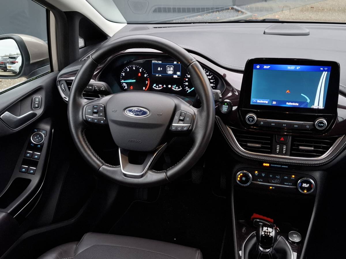 Ford Fiesta Ford Fiesta 1.0 EcoBoost Vignale CRUISE NAVI CAMERA ECC XENON PARK ASSIST ST LINE