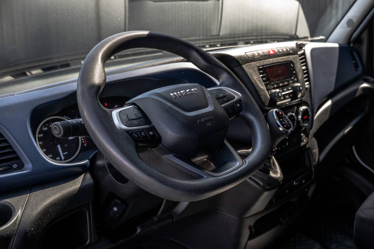 Iveco Daily Iveco Daily 35S14V 2.3 L2H2 | Automaat | 1e Eigenaar | Euro 6 | Cruise | Climate | Trekhaak