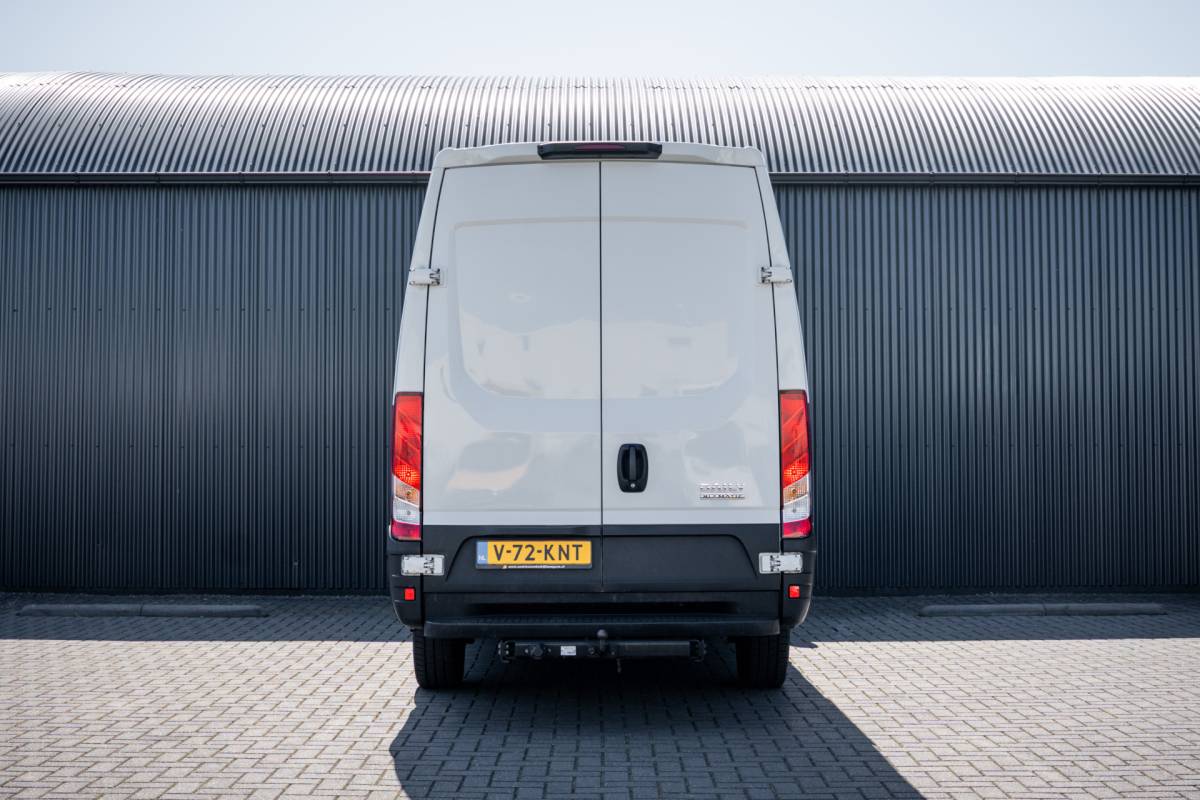 Iveco Daily Iveco Daily 35S14V 2.3 L2H2 | Automaat | 1e Eigenaar | Euro 6 | Cruise | Climate | Trekhaak