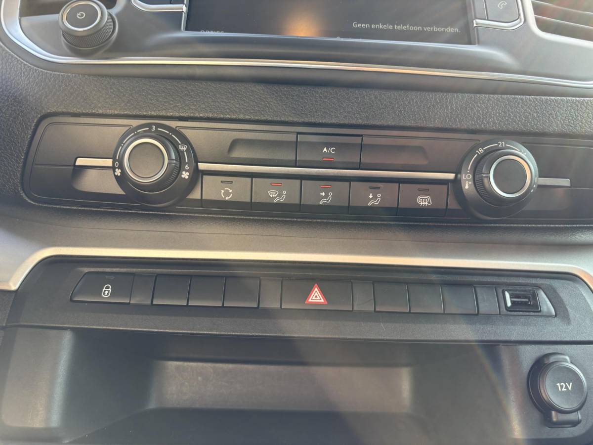 Opel Vivaro-e Opel Vivaro-e L3H1 Innovation DC 75 kWh | 329 km WLTP | Dubbele Schuifdeur | Camera | Trekhaak | CarPlay | Navi | 17″ LMV