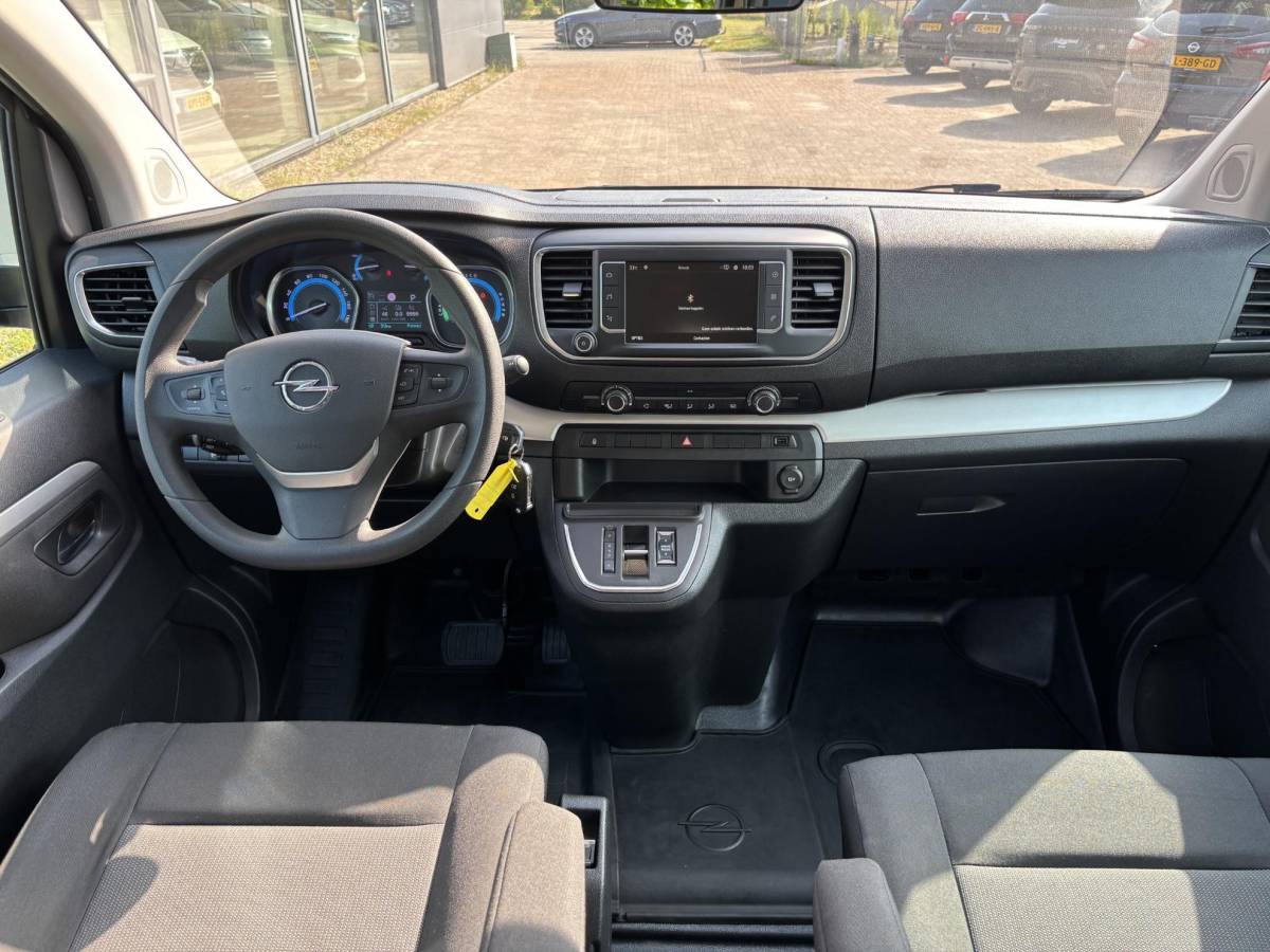 Opel Vivaro-e Opel Vivaro-e L3H1 Innovation DC 75 kWh | 329 km WLTP | Dubbele Schuifdeur | Camera | Trekhaak | CarPlay | Navi | 17″ LMV