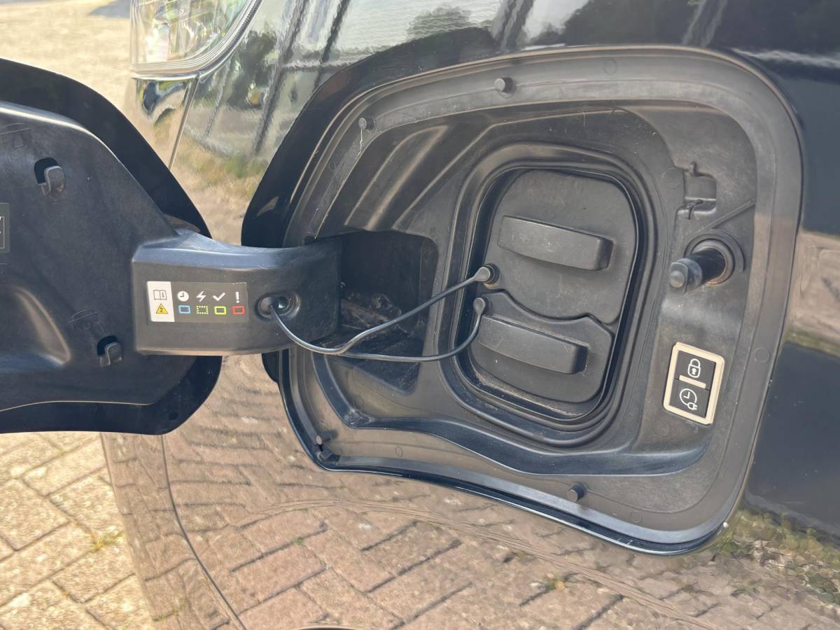 Opel Vivaro-e Opel Vivaro-e L3H1 Innovation DC 75 kWh | 329 km WLTP | Dubbele Schuifdeur | Camera | Trekhaak | CarPlay | Navi | 17″ LMV