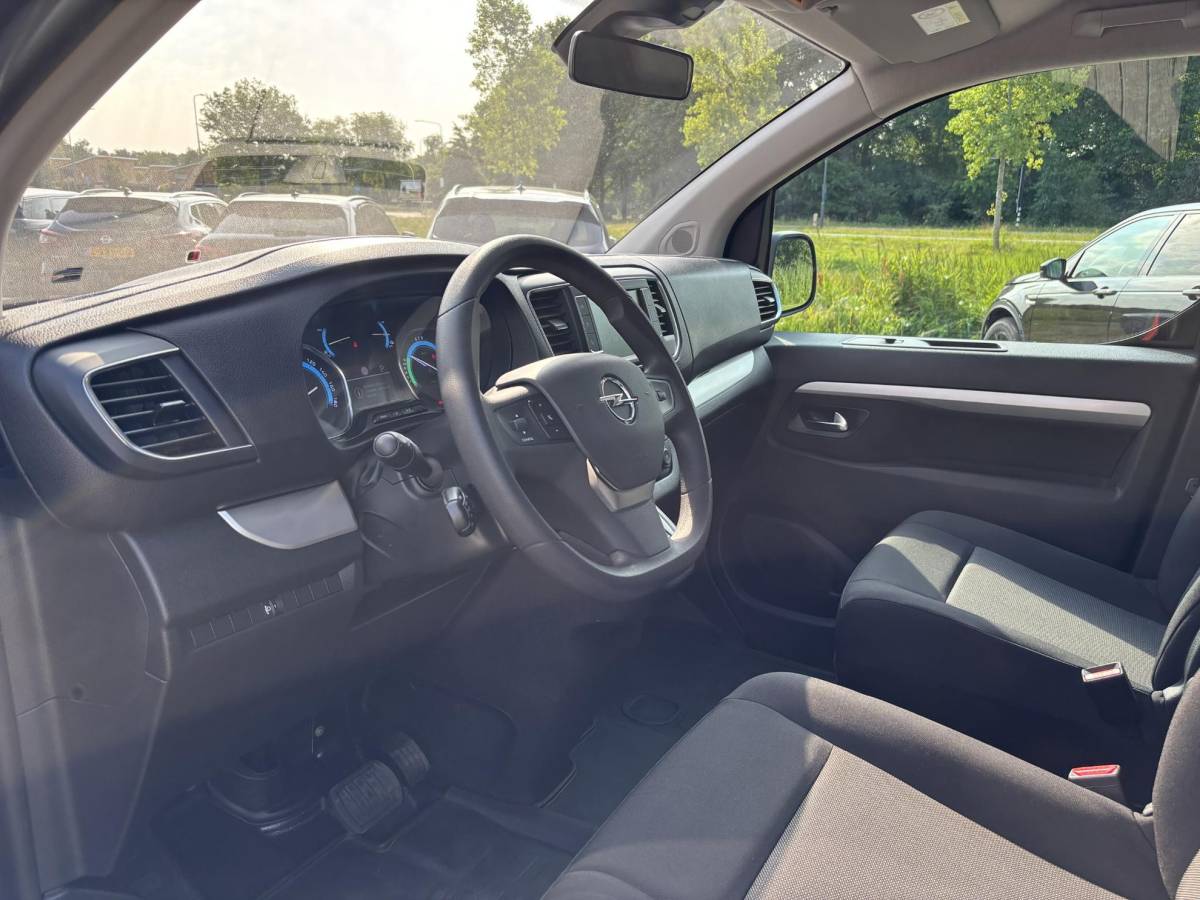 Opel Vivaro-e Opel Vivaro-e L3H1 Innovation DC 75 kWh | 329 km WLTP | Dubbele Schuifdeur | Camera | Trekhaak | CarPlay | Navi | 17″ LMV