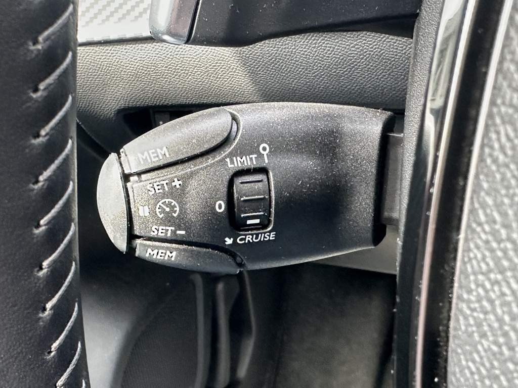 Peugeot 208 Peugeot 208 1.2 Hybr 110 Style