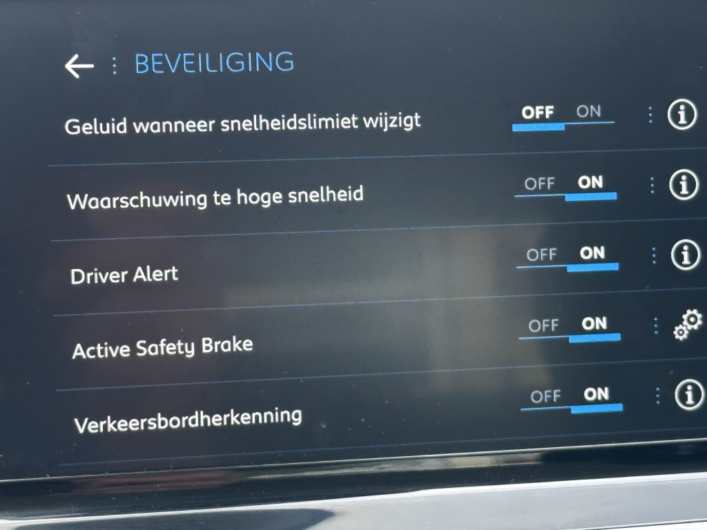 Peugeot 208 Peugeot 208 1.2 Hybr 110 Style
