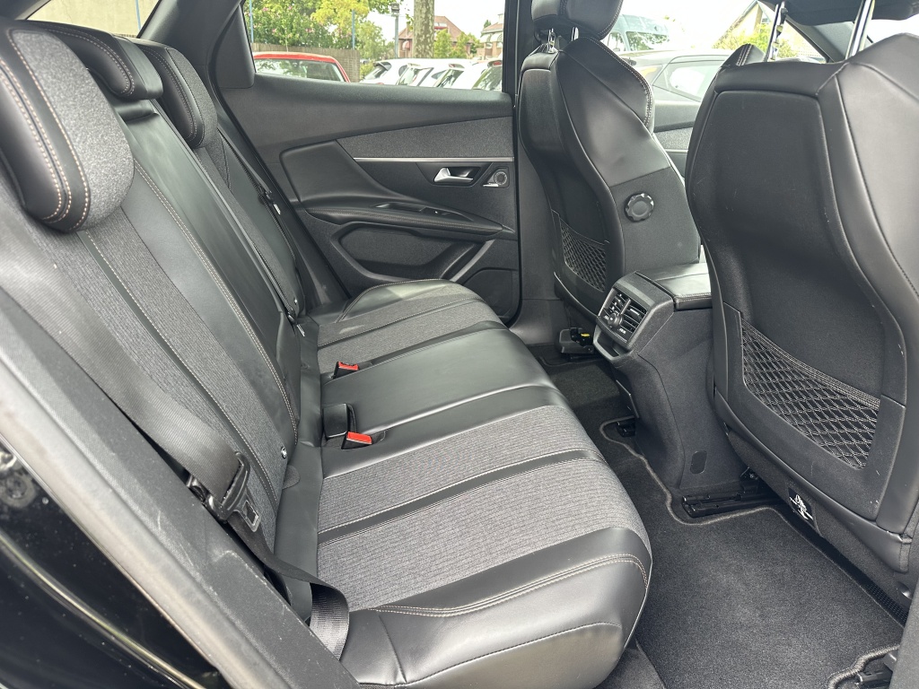 Peugeot 3008 Peugeot 3008 1.2 GT Line | Nieuwe Motor 2024 | Duindam Original |