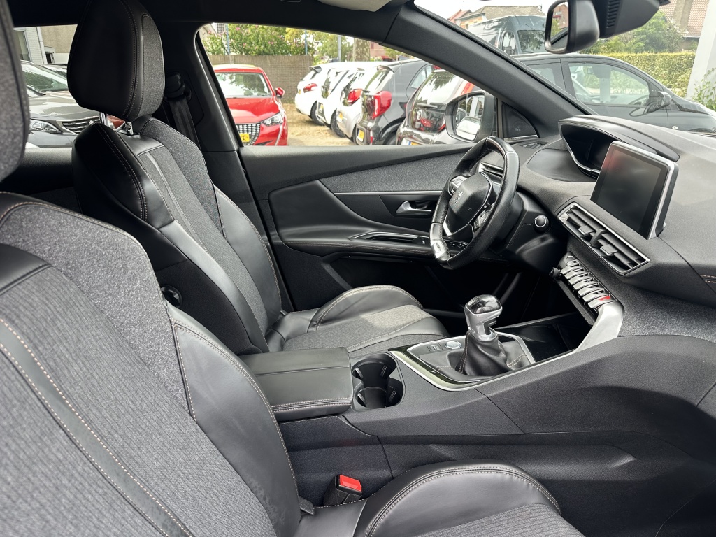 Peugeot 3008 Peugeot 3008 1.2 GT Line | Nieuwe Motor 2024 | Duindam Original |