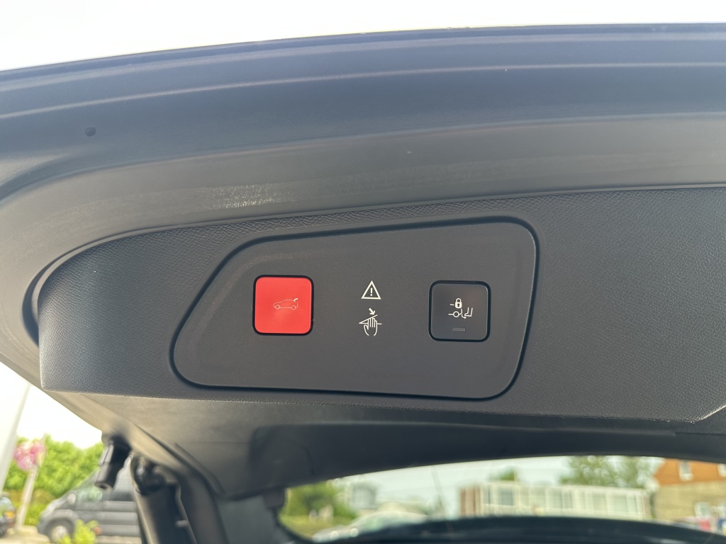 Peugeot 3008 Peugeot 3008 1.2 GT Line | Nieuwe Motor 2024 | Duindam Original |