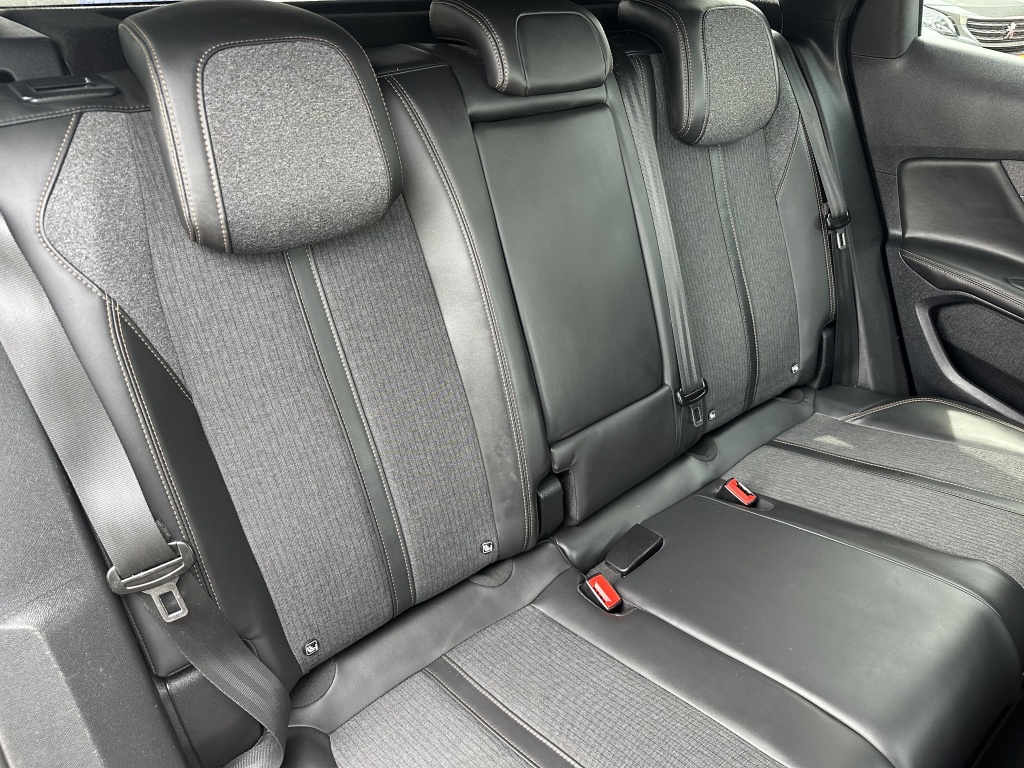 Peugeot 3008 Peugeot 3008 1.2 GT Line | Nieuwe Motor 2024 | Duindam Original |