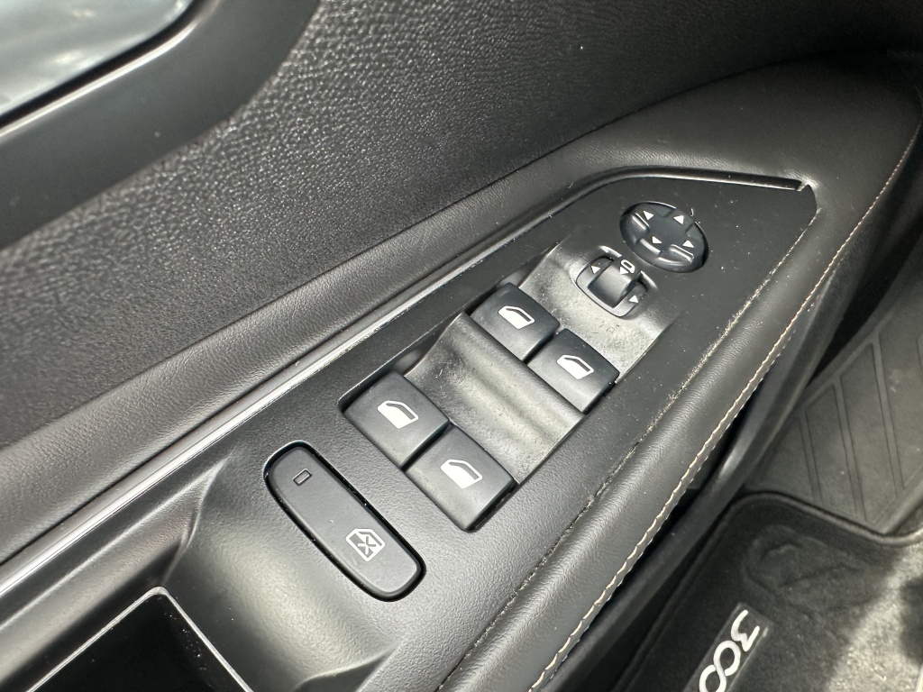 Peugeot 3008 Peugeot 3008 1.2 GT Line | Nieuwe Motor 2024 | Duindam Original |