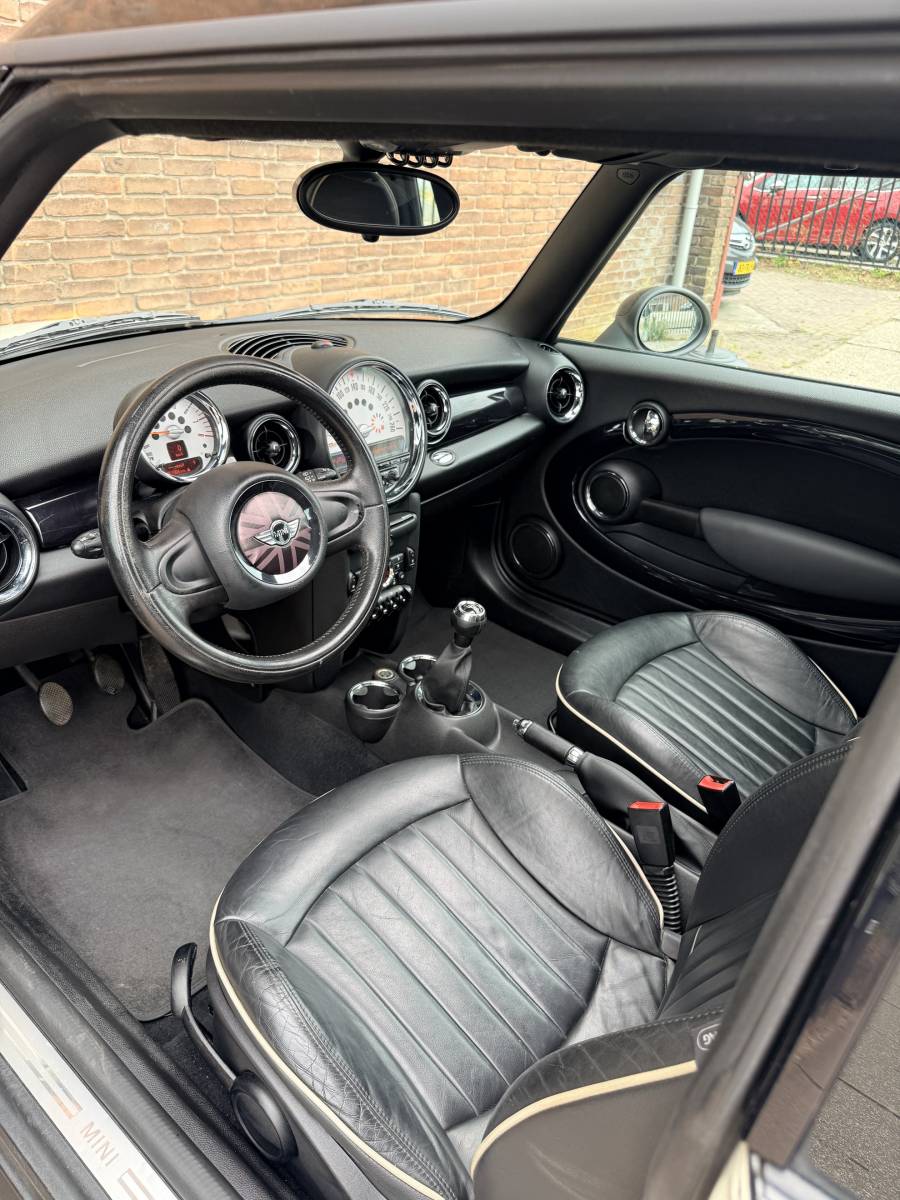 MINI Clubman MINI Clubman 1.6 One Pepper·Pano·Leer·Stoelverw.·Climate·16 inch LM velgen