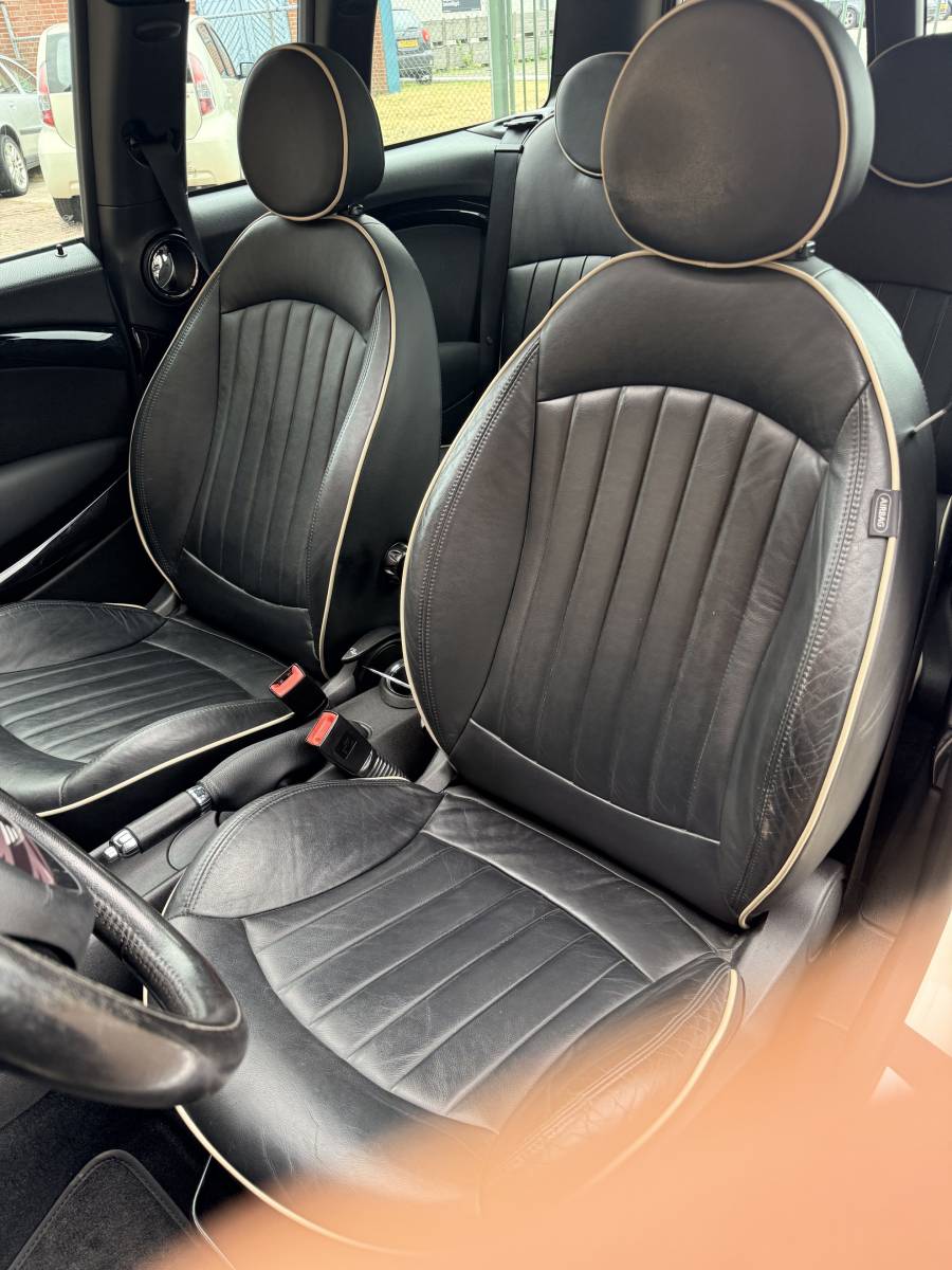 MINI Clubman MINI Clubman 1.6 One Pepper·Pano·Leer·Stoelverw.·Climate·16 inch LM velgen