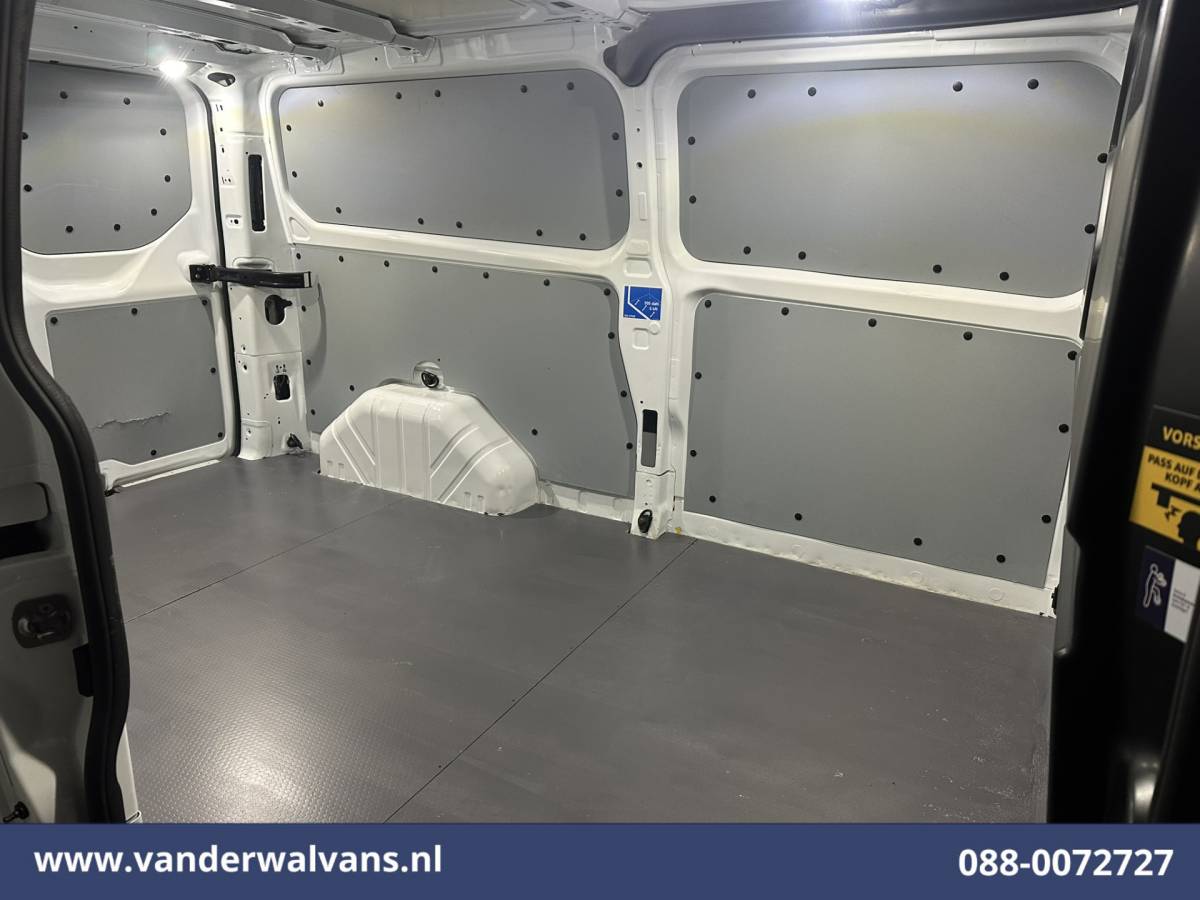 Ford Transit Custom Ford Transit Custom 2.0 TDCI L2H1 Euro6 Airco | Camera | 2800kg trekvermogen | Apple Carplay | Cruisecontrol | LED | Parkeersensoren Android Auto, Verwarmde voorruit, Bijrijdersbank