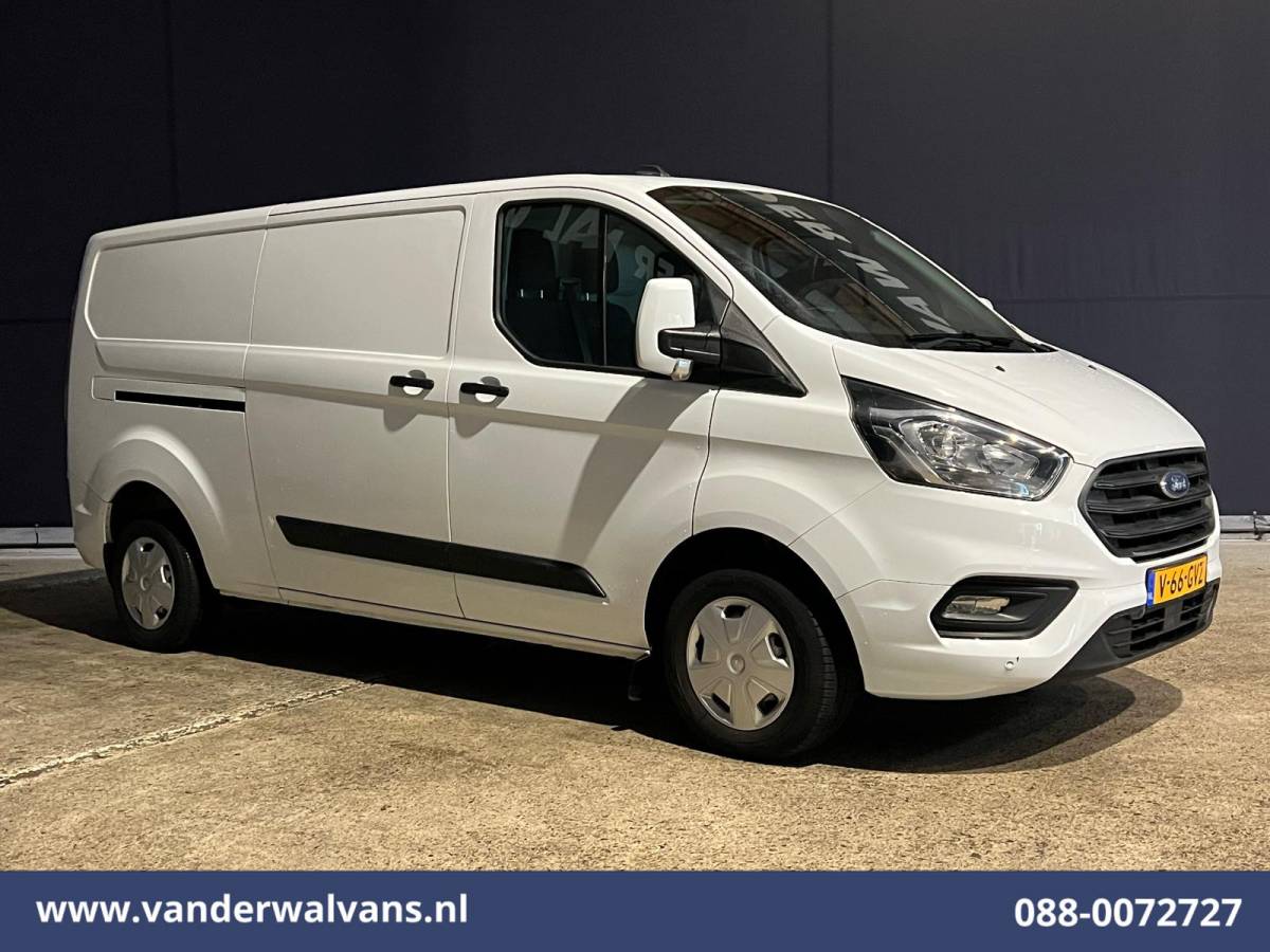 Ford Transit Custom Ford Transit Custom 2.0 TDCI L2H1 Euro6 Airco | Camera | 2800kg trekvermogen | Apple Carplay | Cruisecontrol | LED | Parkeersensoren Android Auto, Verwarmde voorruit, Bijrijdersbank