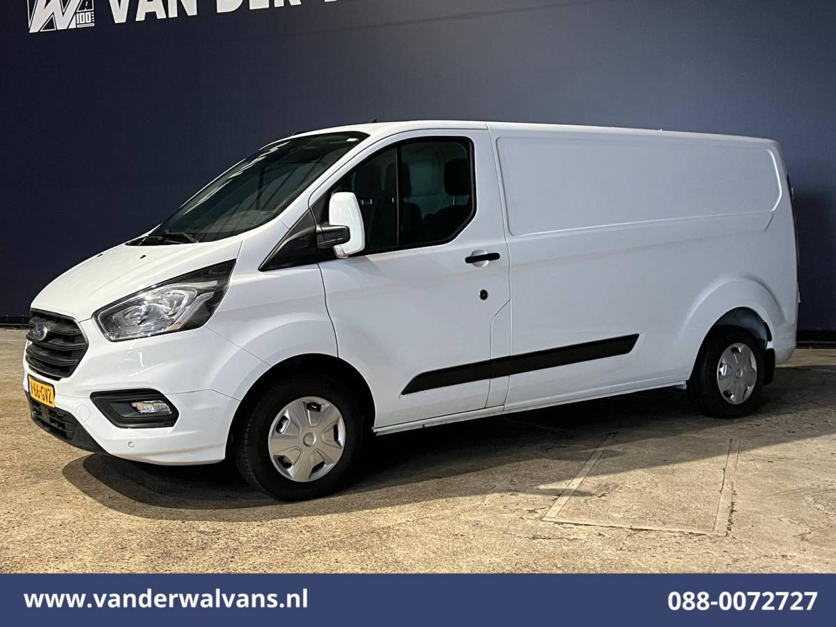 Ford Transit Custom Ford Transit Custom 2.0 TDCI L2H1 Euro6 Airco | Camera | 2800kg trekvermogen | Apple Carplay | Cruisecontrol | LED | Parkeersensoren Android Auto, Verwarmde voorruit, Bijrijdersbank