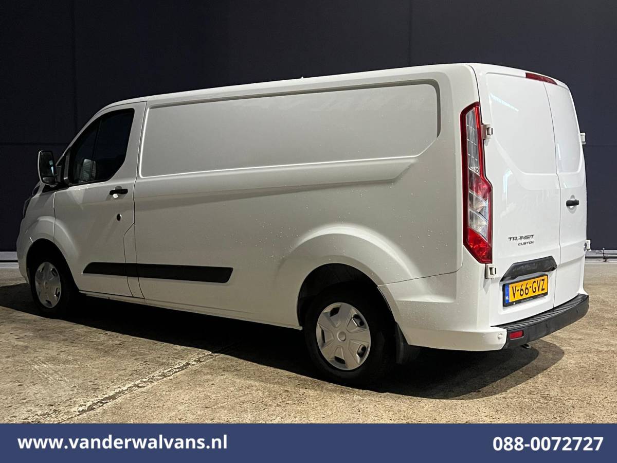 Ford Transit Custom Ford Transit Custom 2.0 TDCI L2H1 Euro6 Airco | Camera | 2800kg trekvermogen | Apple Carplay | Cruisecontrol | LED | Parkeersensoren Android Auto, Verwarmde voorruit, Bijrijdersbank