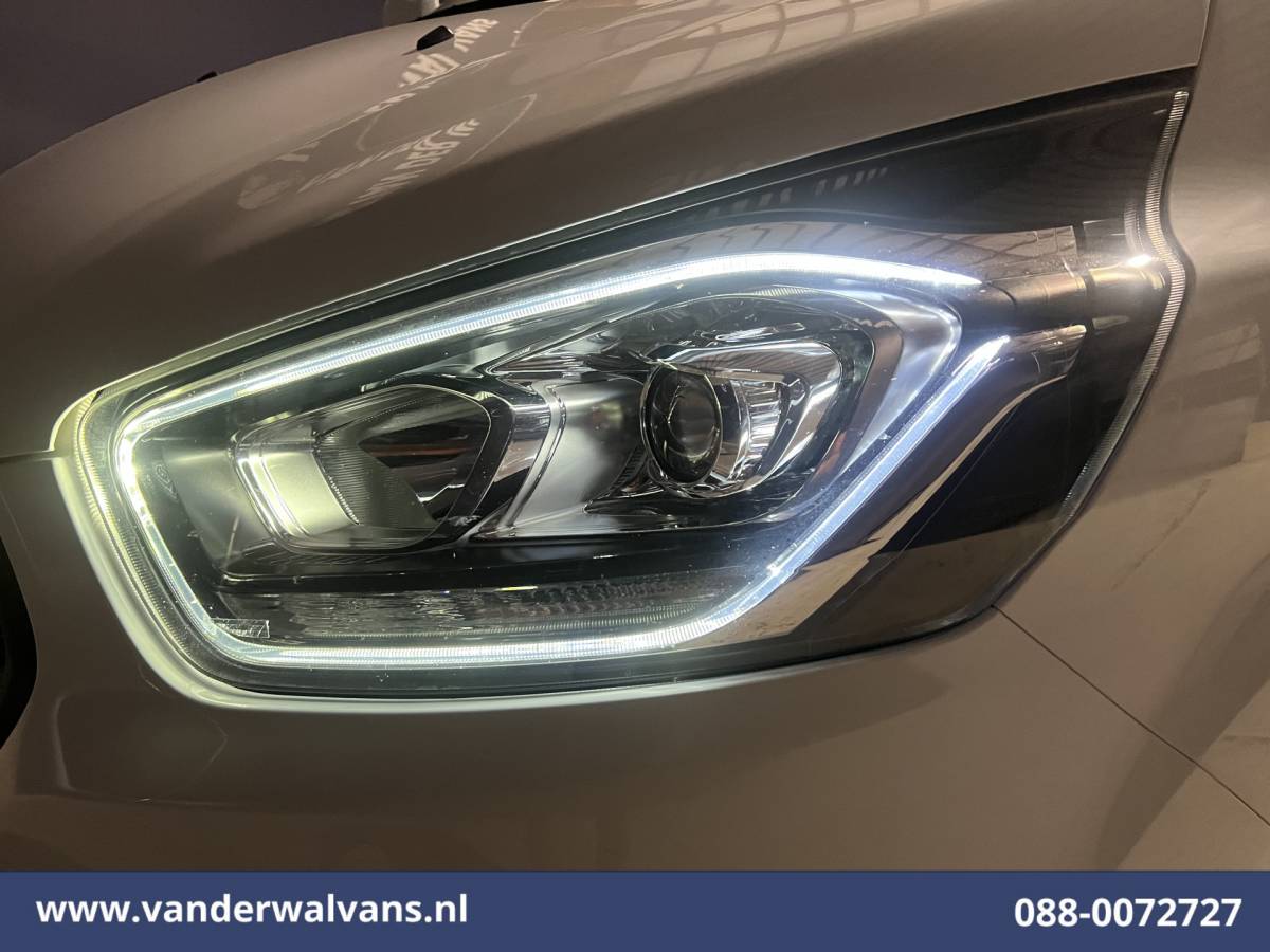 Ford Transit Custom Ford Transit Custom 2.0 TDCI L2H1 Euro6 Airco | Camera | 2800kg trekvermogen | Apple Carplay | Cruisecontrol | LED | Parkeersensoren Android Auto, Verwarmde voorruit, Bijrijdersbank