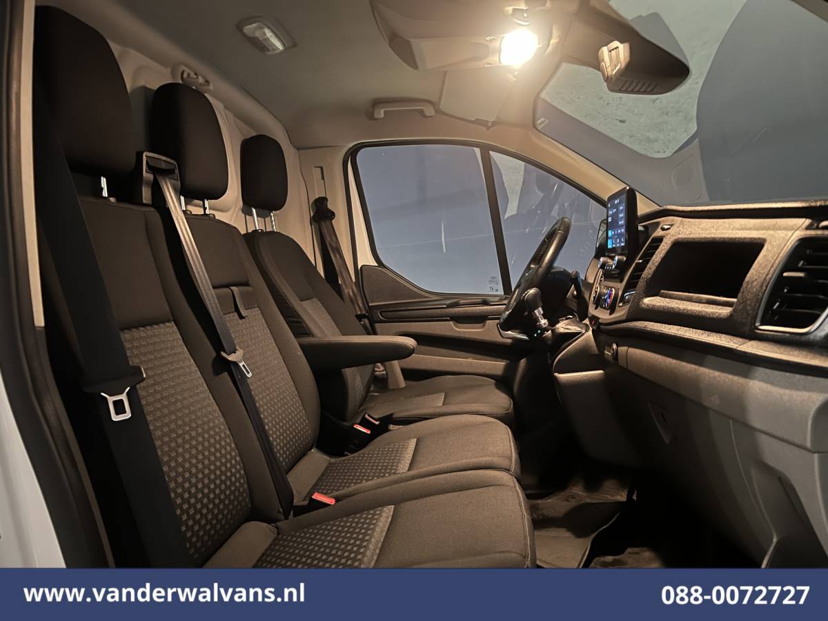 Ford Transit Custom Ford Transit Custom 2.0 TDCI L2H1 Euro6 Airco | Camera | 2800kg trekvermogen | Apple Carplay | Cruisecontrol | LED | Parkeersensoren Android Auto, Verwarmde voorruit, Bijrijdersbank