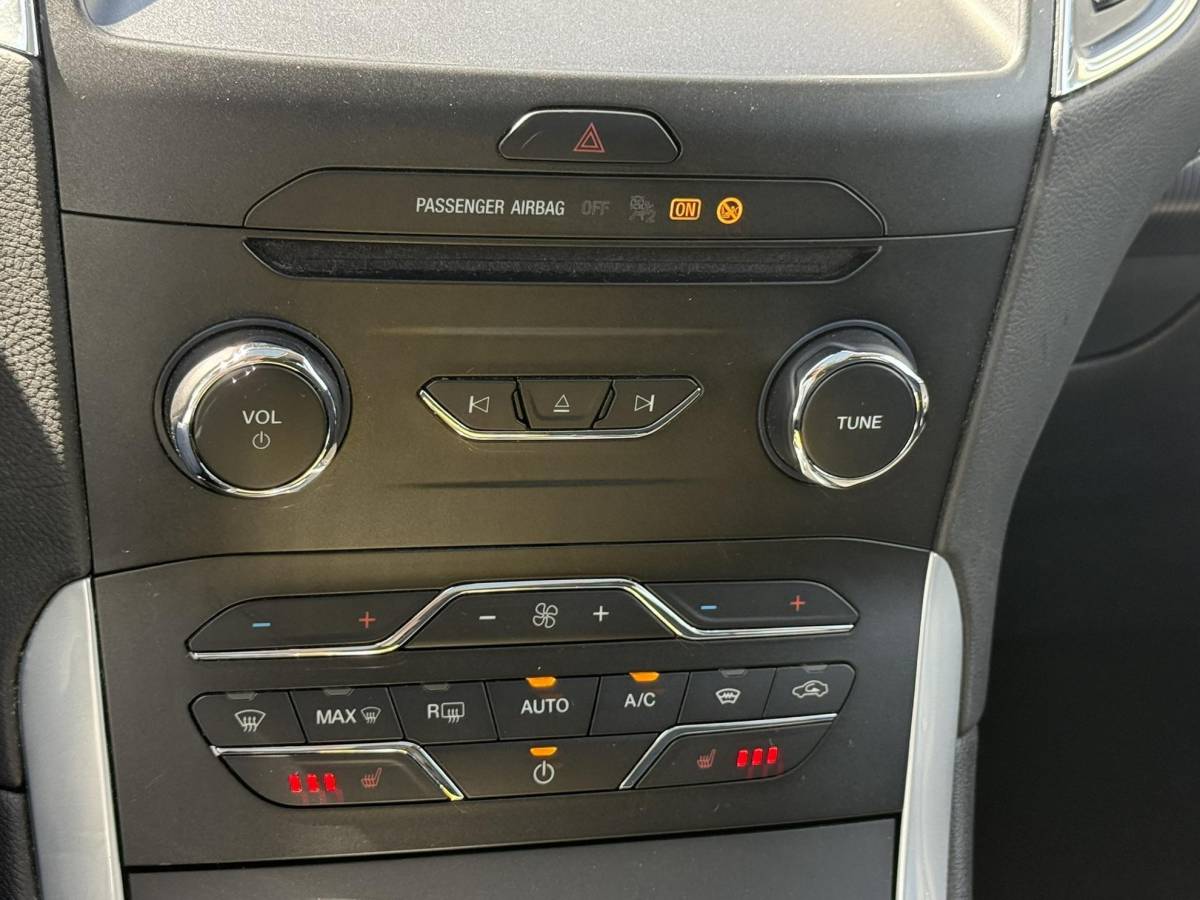Ford S-Max Ford S-Max 2.5 FHEV Titanium 7pers 190pk | Panoramadak | Achteruitrijcamera | Stoelverwarming | Ambient Lightning | SYNC 3 Navigatie