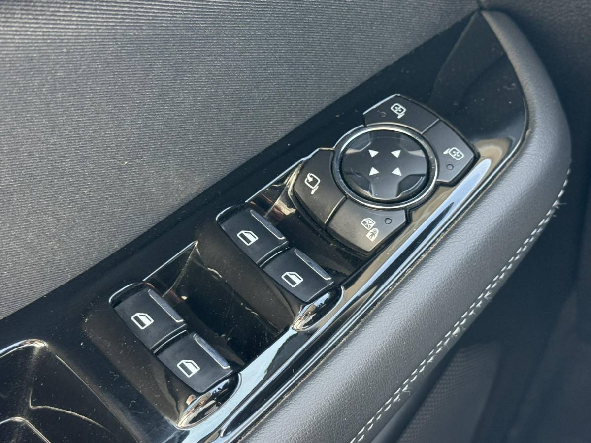 Ford S-Max Ford S-Max 2.5 FHEV Titanium 7pers 190pk | Panoramadak | Achteruitrijcamera | Stoelverwarming | Ambient Lightning | SYNC 3 Navigatie