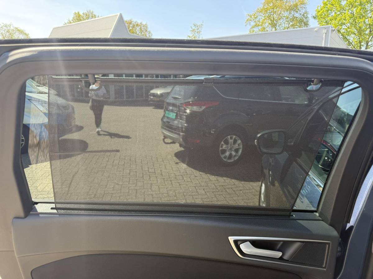 Ford S-Max Ford S-Max 2.5 FHEV Titanium 7pers 190pk | Panoramadak | Achteruitrijcamera | Stoelverwarming | Ambient Lightning | SYNC 3 Navigatie
